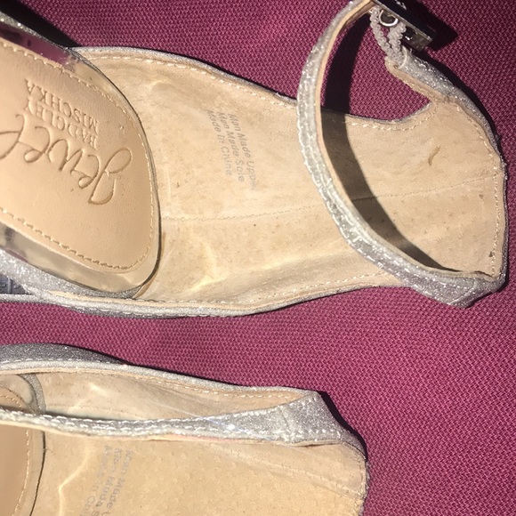 New Jewel by Badgley Mischka Giona Block Heels - Picture 12 of 16